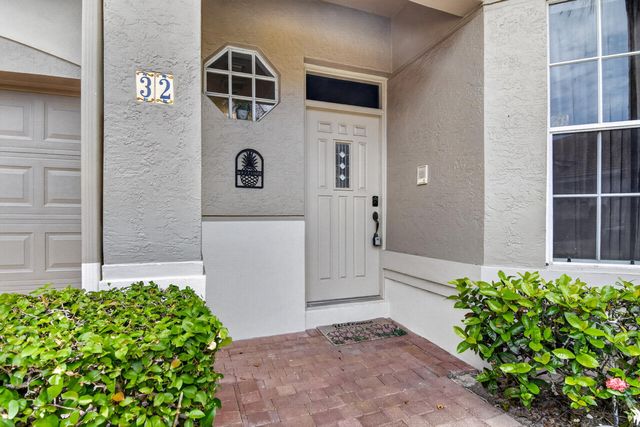 32 Monterey Pointe Drive, Palm Beach Gardens, FL 33418