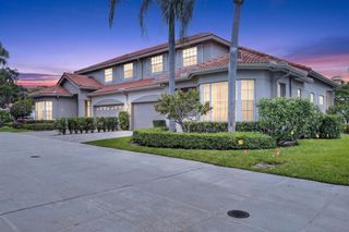 32 Monterey Pointe Drive, Palm Beach Gardens, FL 33418