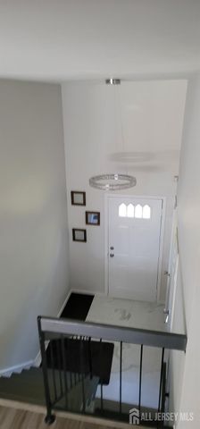 6101 N Oaks Boulevard N, North Brunswick, NJ 08902