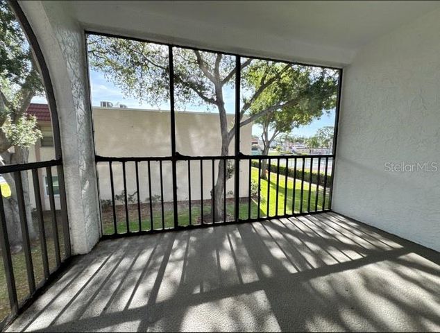 9700 STARKEY ROAD 322, Seminole, FL 33777