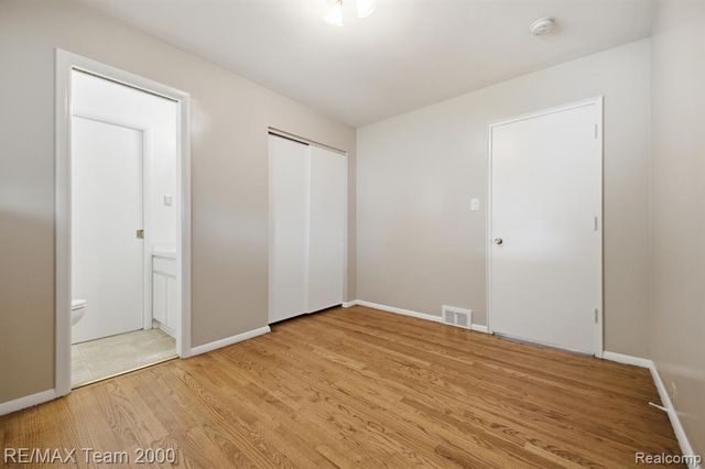 8512 Norborne Avenue, Dearborn Heights, MI 48127