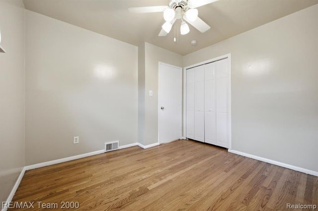 8512 Norborne Avenue, Dearborn Heights, MI 48127