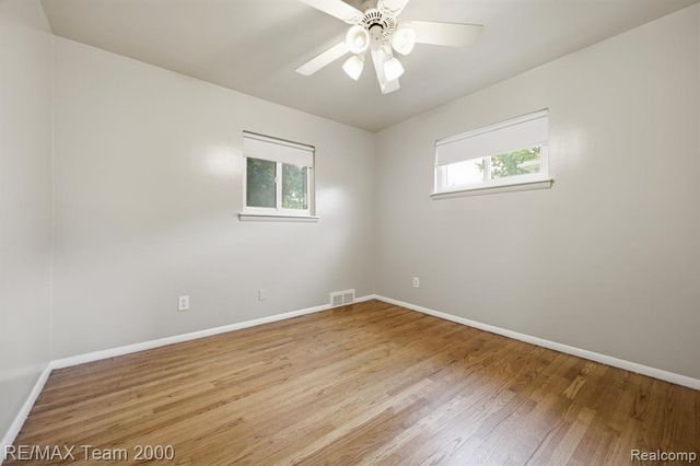 8512 Norborne Avenue, Dearborn Heights, MI 48127