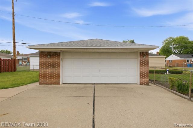 8512 Norborne Avenue, Dearborn Heights, MI 48127