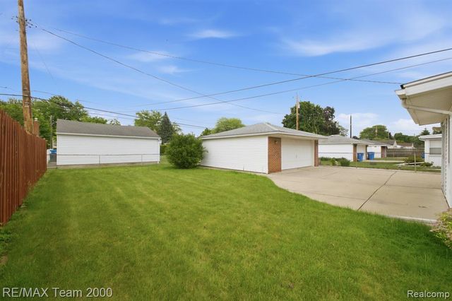 8512 Norborne Avenue, Dearborn Heights, MI 48127
