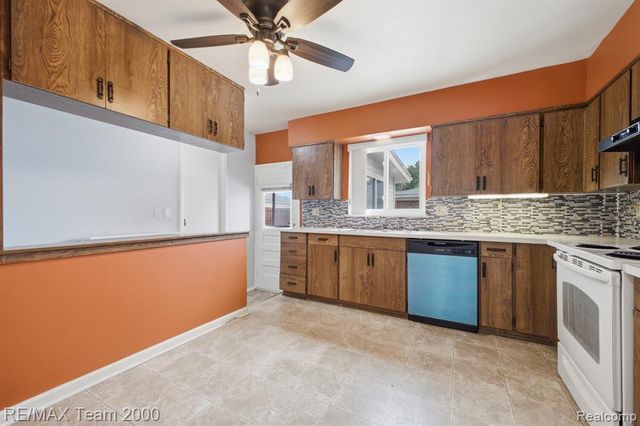 8512 Norborne Avenue, Dearborn Heights, MI 48127