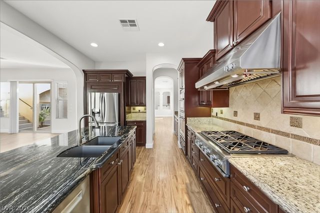 7763 Roaring Springs Circle, Las Vegas, NV 89113