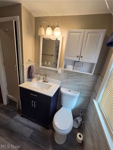 1275 S Green Road, South Euclid, OH 44121