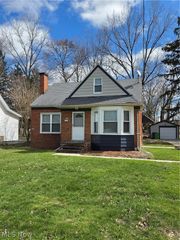 1275 S Green Road, South Euclid, OH 44121