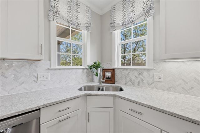 1942 Bexley LN, Chesapeake, VA 23322