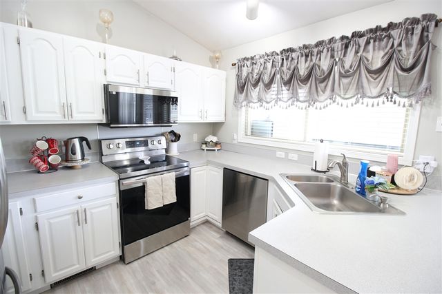4570 Country Hill Drive, Kentwood, MI 49512