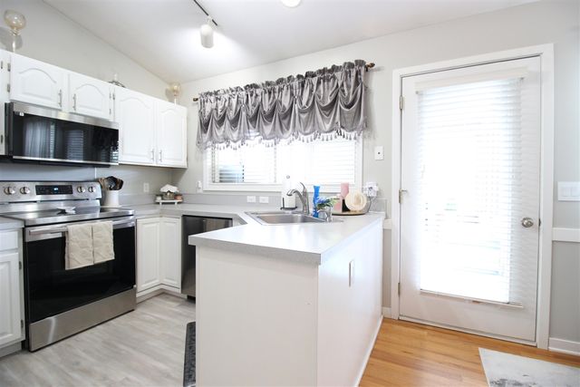 4570 Country Hill Drive, Kentwood, MI 49512