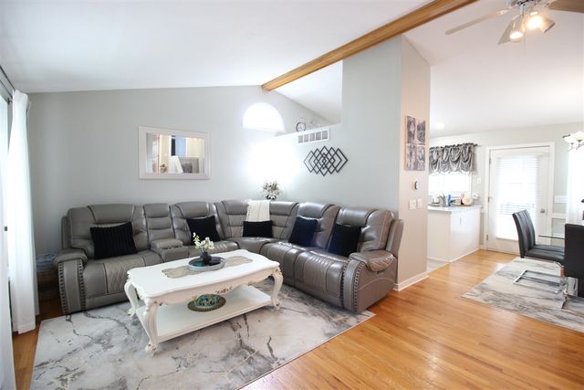 4570 Country Hill Drive, Kentwood, MI 49512
