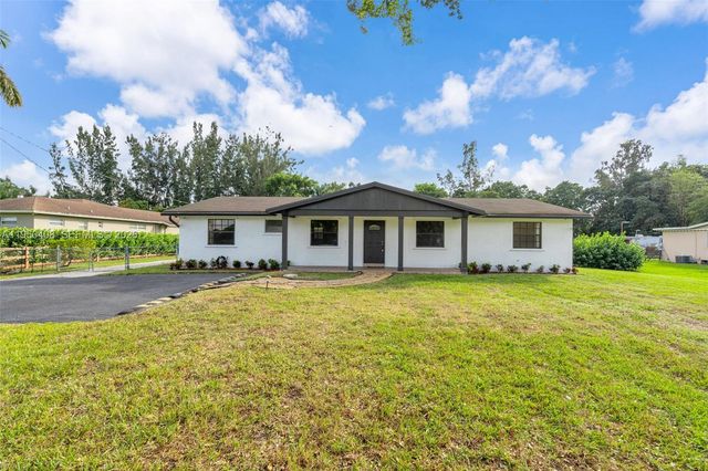 14230 SW 14th St, Davie, FL 33325