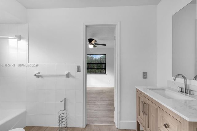 14230 SW 14th St, Davie, FL 33325