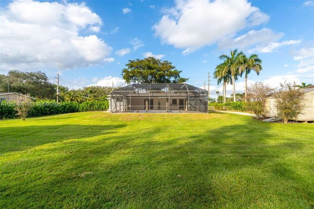 14230 SW 14th St, Davie, FL 33325