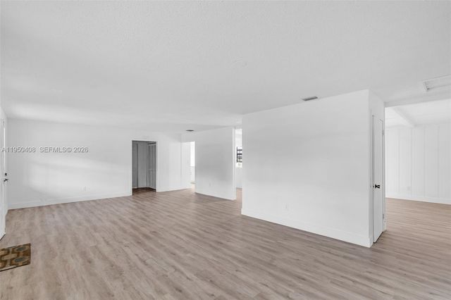 14230 SW 14th St, Davie, FL 33325