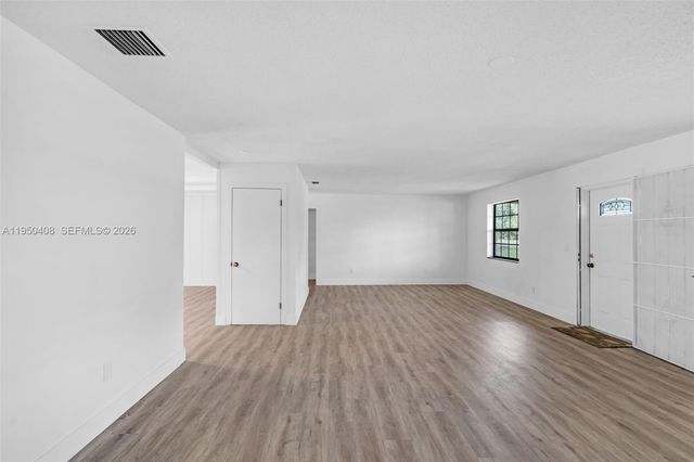 14230 SW 14th St, Davie, FL 33325