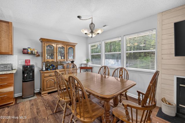 128 Red Bird Lane, Hampstead, NC 28443