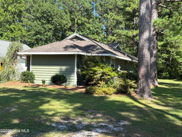 128 Red Bird Lane, Hampstead, NC 28443