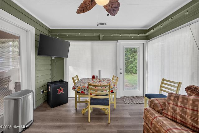 128 Red Bird Lane, Hampstead, NC 28443