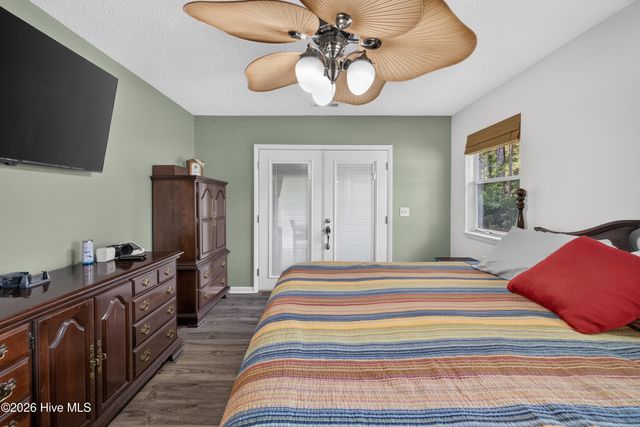 128 Red Bird Lane, Hampstead, NC 28443