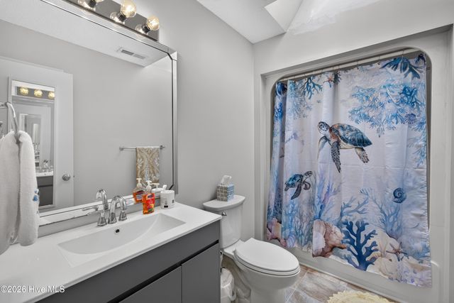 128 Red Bird Lane, Hampstead, NC 28443
