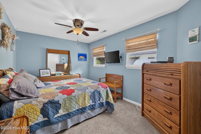 128 Red Bird Lane, Hampstead, NC 28443