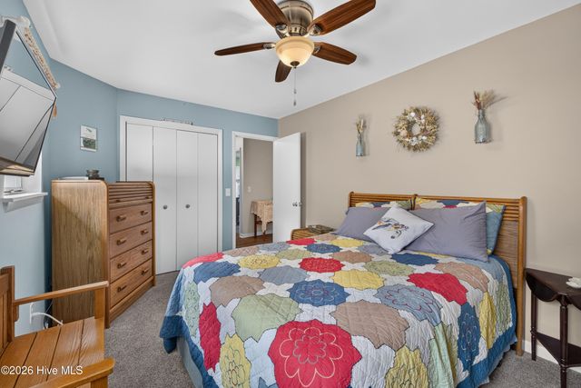 128 Red Bird Lane, Hampstead, NC 28443
