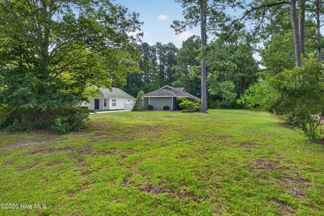 128 Red Bird Lane, Hampstead, NC 28443
