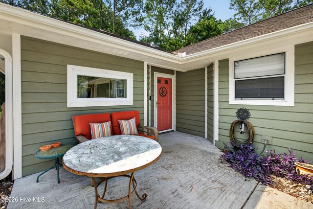 128 Red Bird Lane, Hampstead, NC 28443