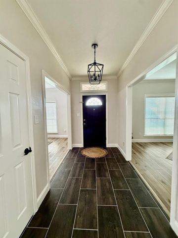 3157 Lancaster Lane, Port Neches, TX 77651