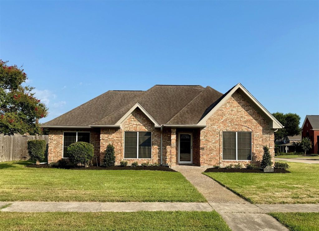 3157 Lancaster Lane, Port Neches, TX 77651