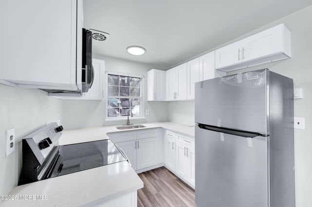 8B Flintlock Lane, Whiting, NJ 08759
