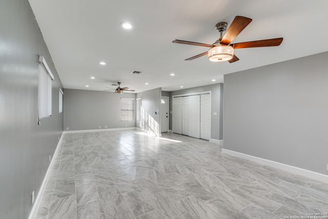 406 Sea Willow, Marion, TX 78124