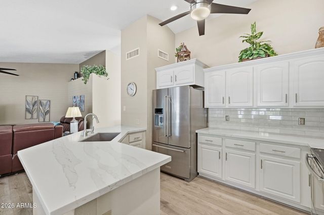 26202 S FLAME TREE Drive, Sun Lakes, AZ 85248