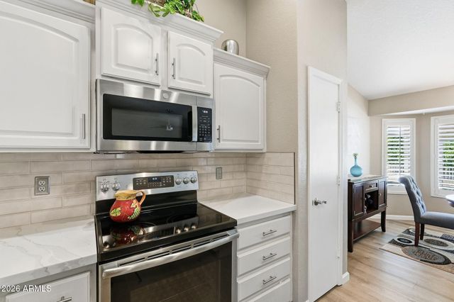 26202 S FLAME TREE Drive, Sun Lakes, AZ 85248