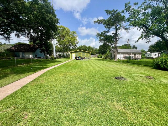 522 14th Street N, Texas City, TX 77590
