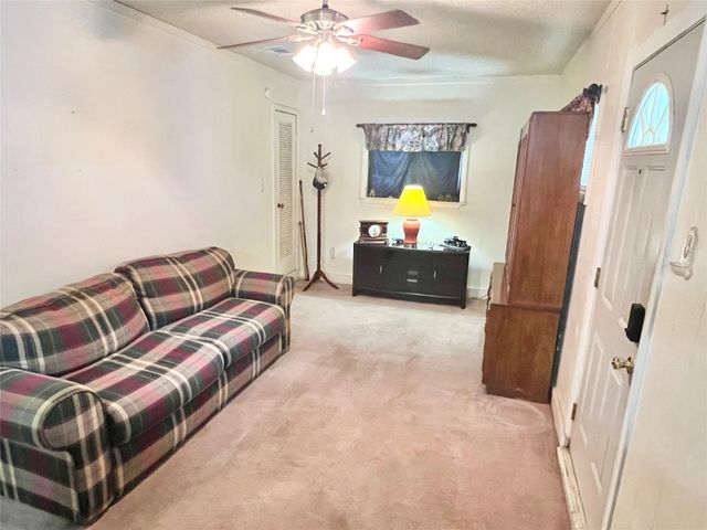 522 14th Street N, Texas City, TX 77590