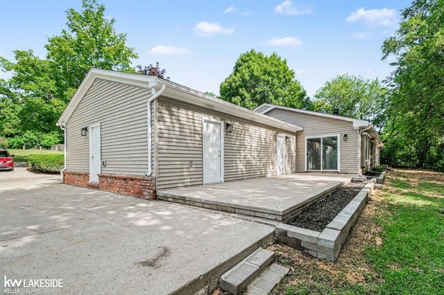 2871 Harvey Street, Rochester Hills, MI 48309