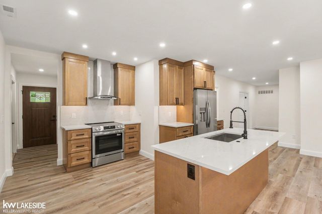 2871 Harvey Street, Rochester Hills, MI 48309
