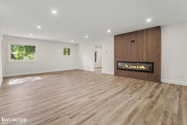 2871 Harvey Street, Rochester Hills, MI 48309