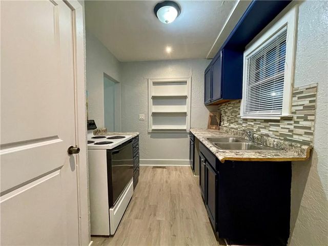 314 SW 10th Street, Blue Springs, MO 64015