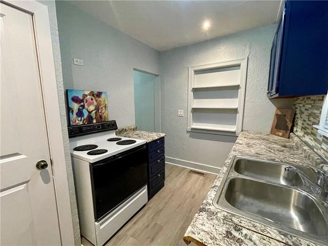 314 SW 10th Street, Blue Springs, MO 64015