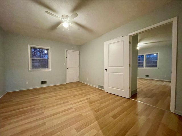 314 SW 10th Street, Blue Springs, MO 64015