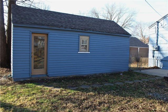 314 SW 10th Street, Blue Springs, MO 64015