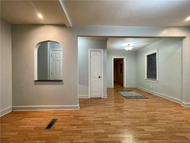 314 SW 10th Street, Blue Springs, MO 64015