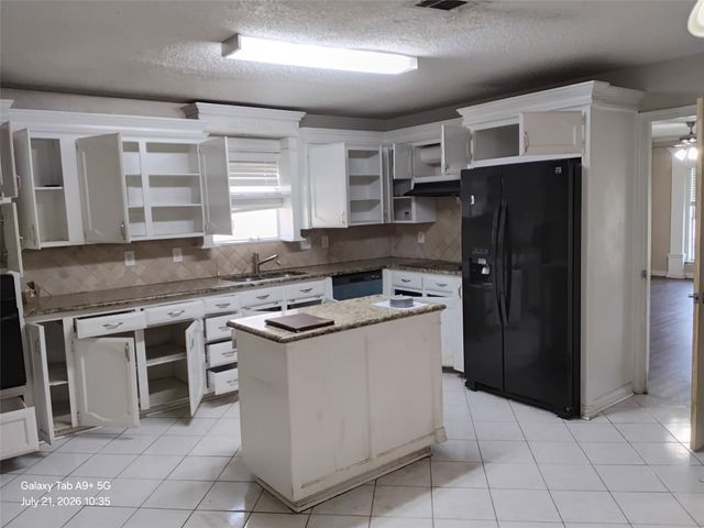 2837 Perrine Place, Grand Prairie, TX 75052