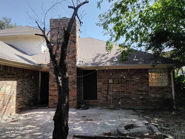 2837 Perrine Place, Grand Prairie, TX 75052