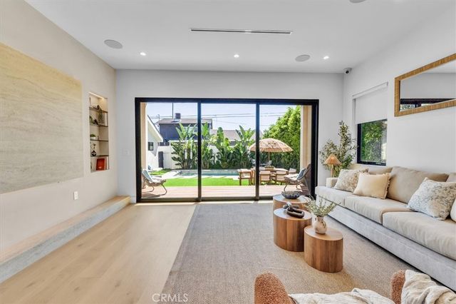 11956 Collins Street, Valley Village, CA 91607